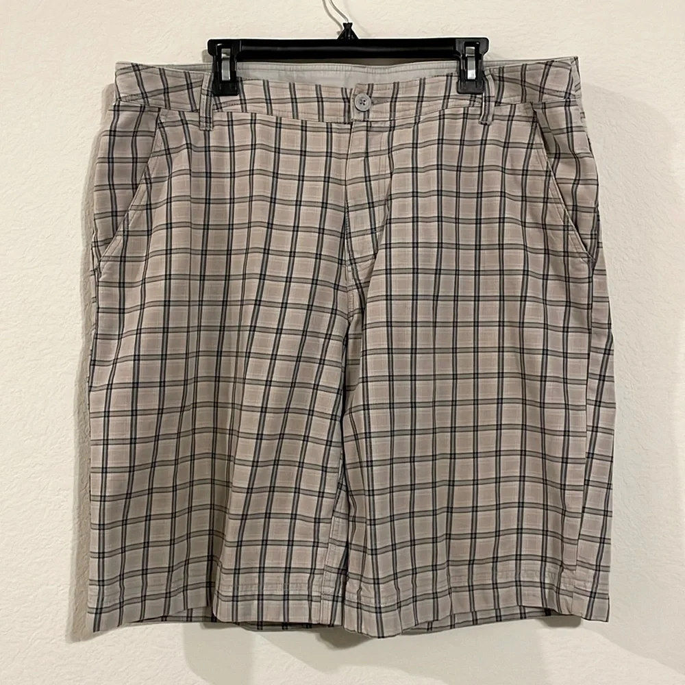 The North Face Men’s Plaid Shorts Size 40 100% Cotton Contemporary Causal